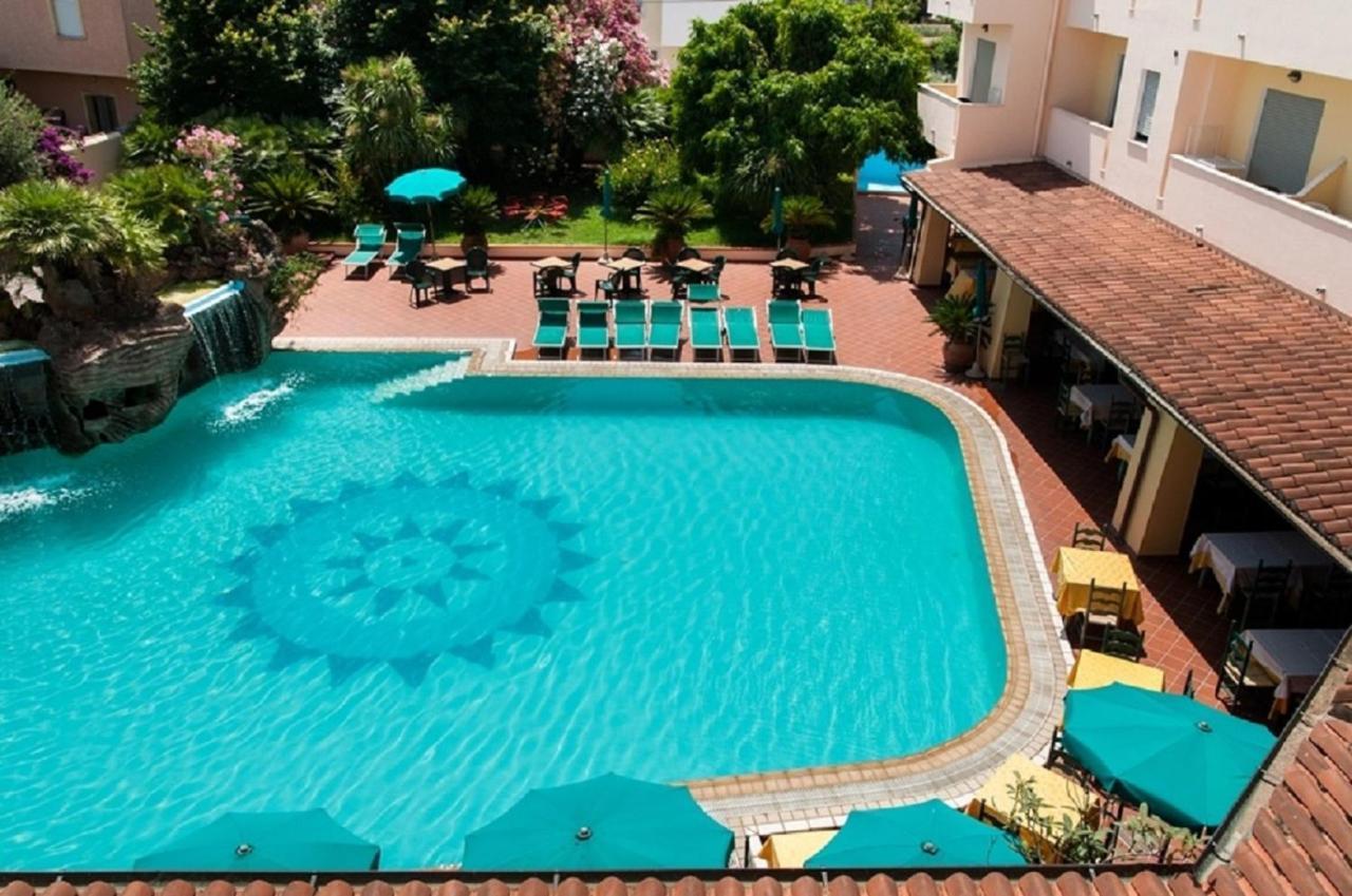 Le Residenze Del Golfo Di Orosei 아파트 호텔 외부 사진