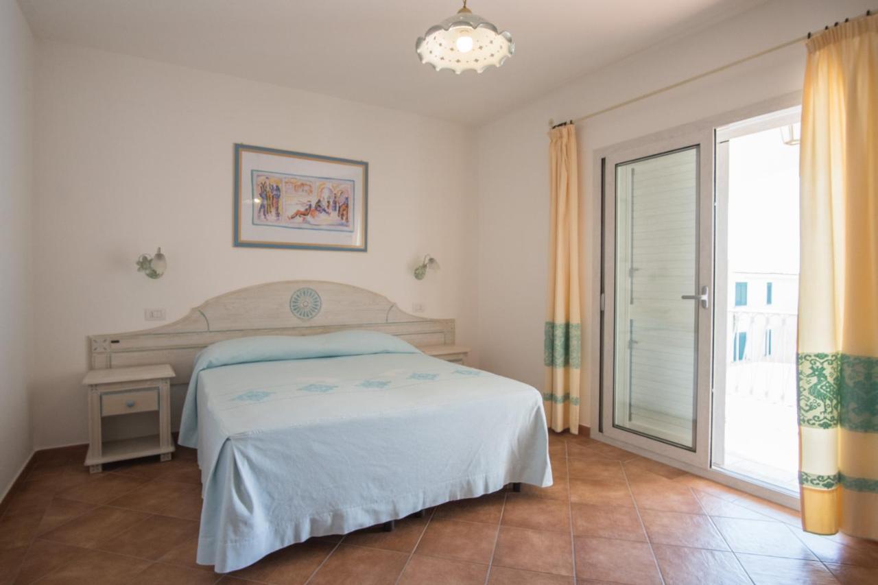 Le Residenze Del Golfo Di Orosei 아파트 호텔 외부 사진
