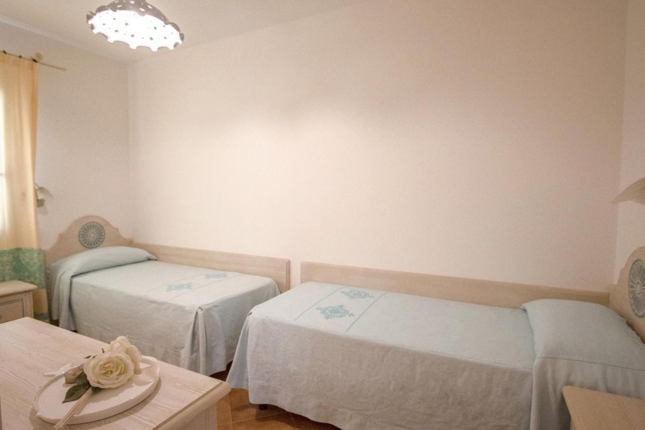 Le Residenze Del Golfo Di Orosei 아파트 호텔 외부 사진