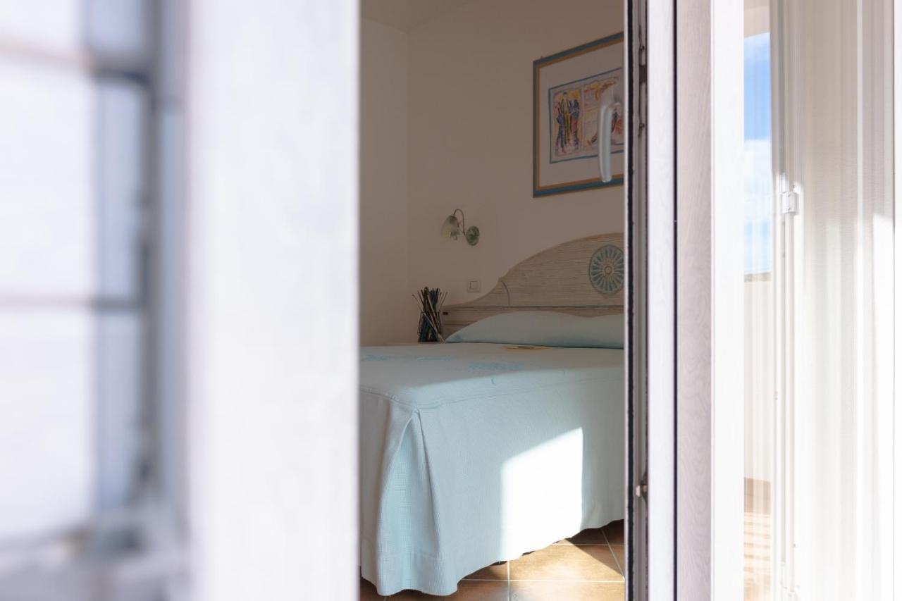 Le Residenze Del Golfo Di Orosei 아파트 호텔 외부 사진